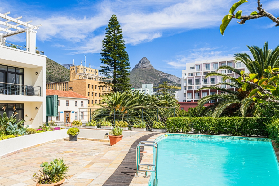 2 Bedroom Property for Sale in Sea Point Western Cape